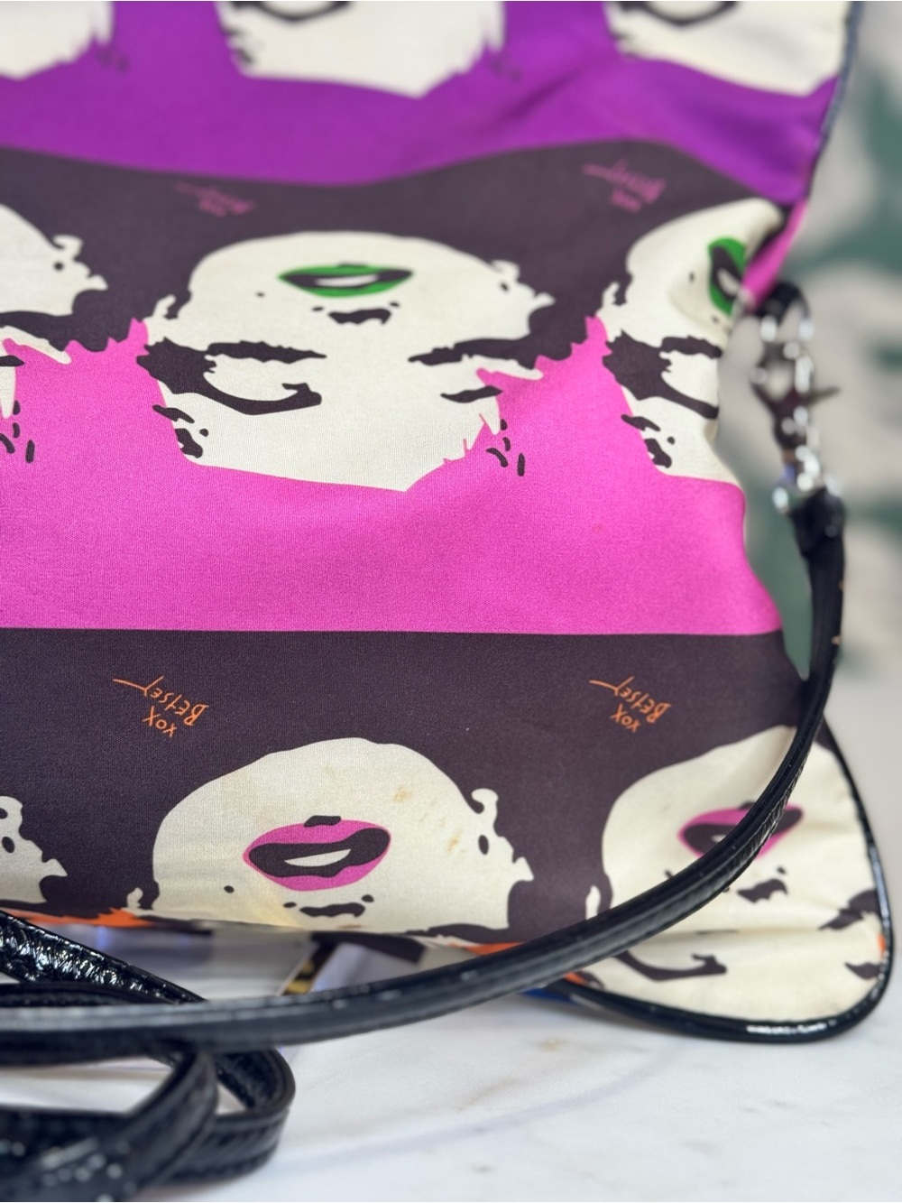 Betsey Johnson *RARE* Marilyn Monroe Pop Art Foldover Crossbody Bag - Picture 5 of 7